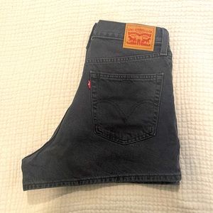 Levi’s High Waisted Mom Shorts. 30 waist. Stonewashed black denim.